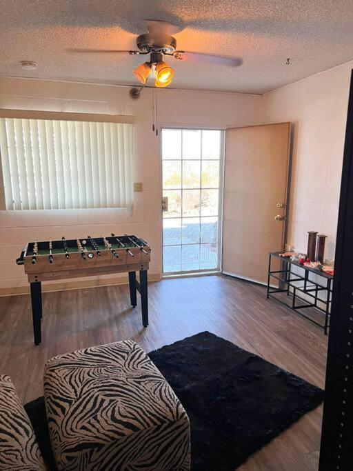 شقة Joshua Tree National Park - Cozy Palms Getaway تونتي ناين بالمز المظهر الخارجي الصورة