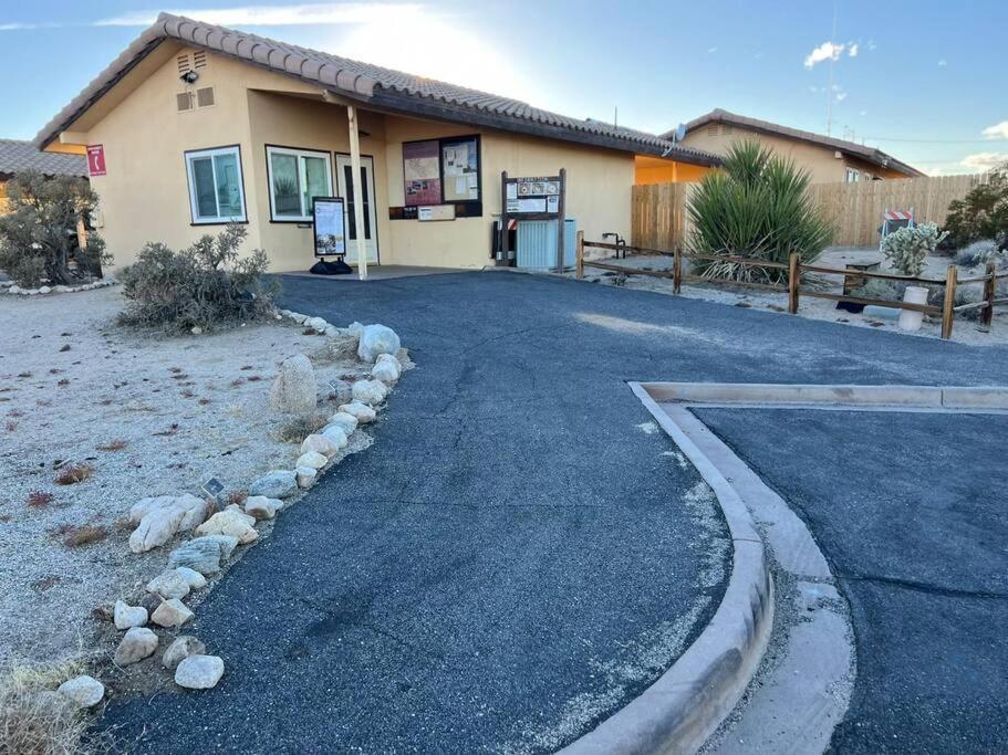 شقة Joshua Tree National Park - Cozy Palms Getaway تونتي ناين بالمز المظهر الخارجي الصورة